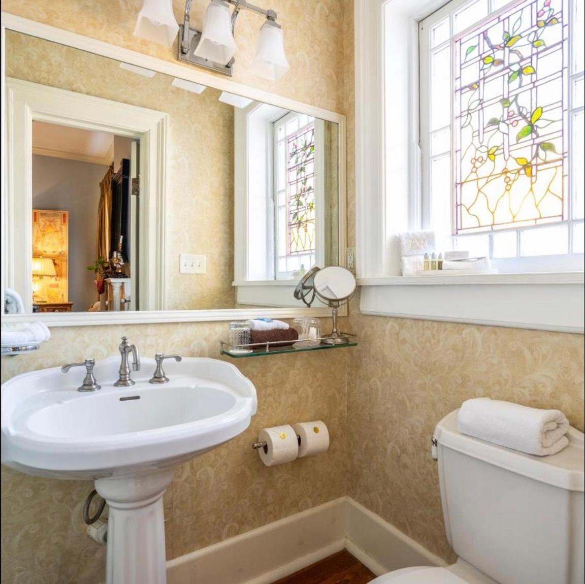 Burke Mansion Bed & Breakfast Мейкън Екстериор снимка