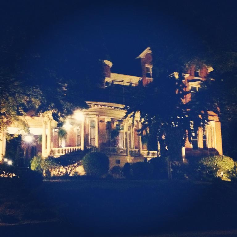 Burke Mansion Bed & Breakfast Мейкън Екстериор снимка