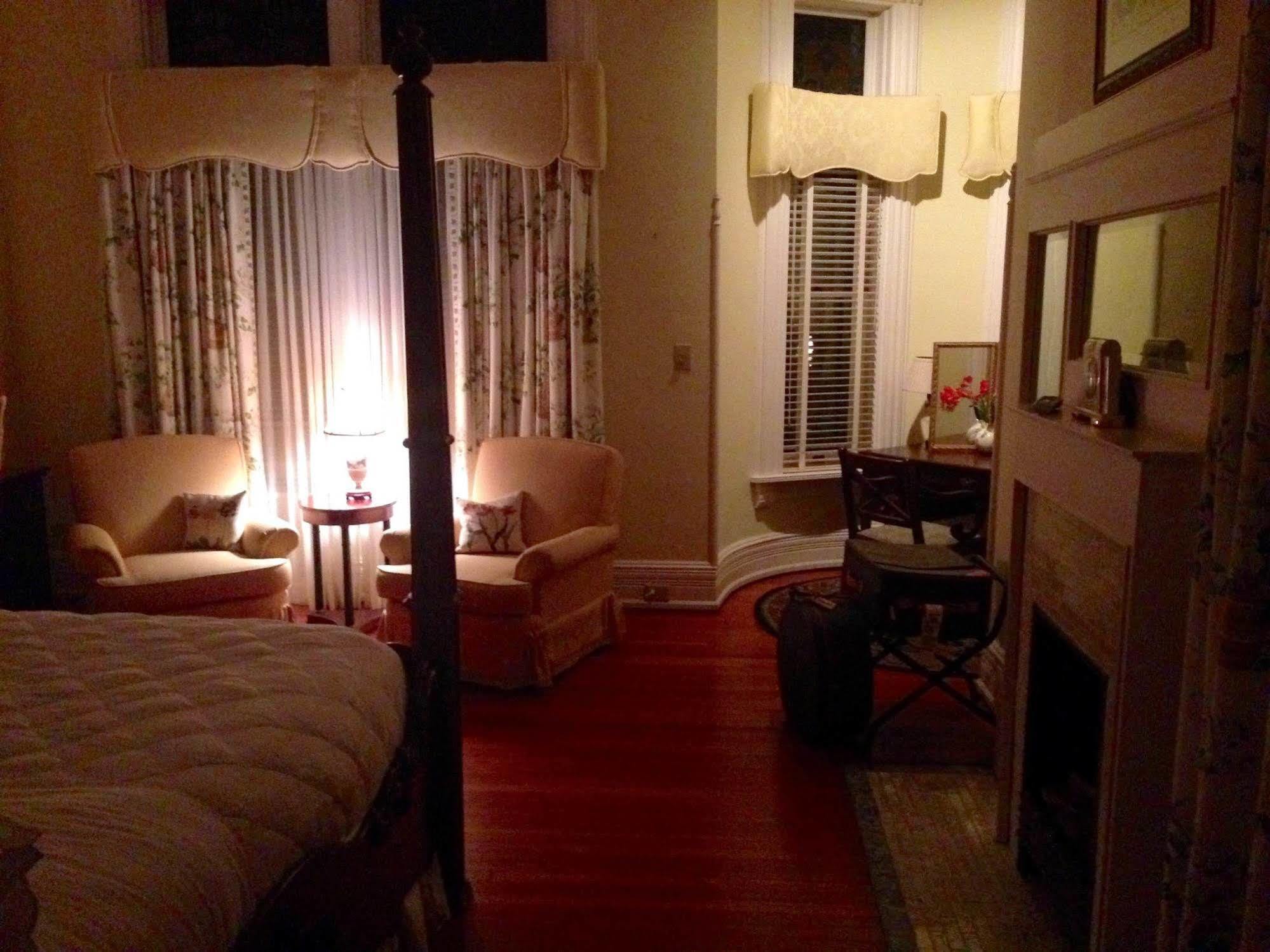 Burke Mansion Bed & Breakfast Мейкън Екстериор снимка