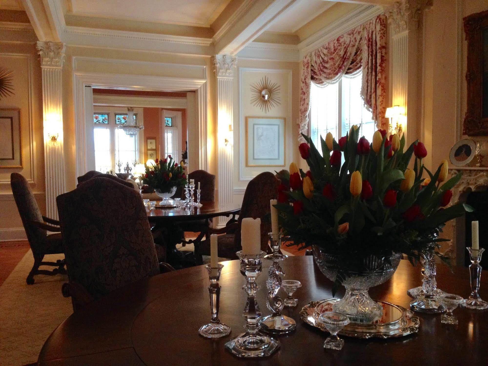 Burke Mansion Bed & Breakfast Мейкън Екстериор снимка